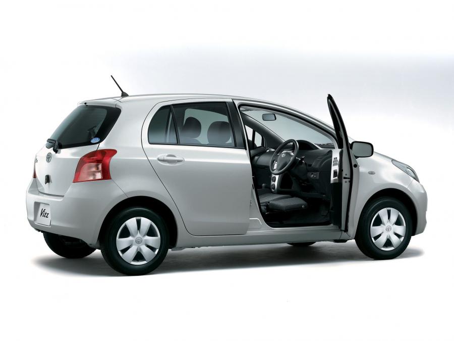  Toyota Vitz 2005 года  (фото 12 из 13)